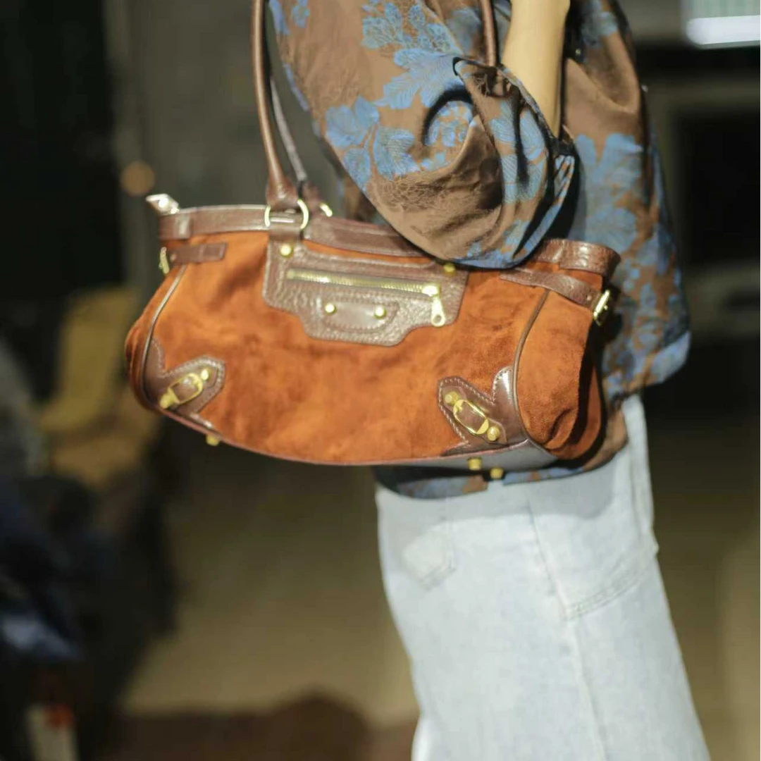 【周年庆活动场】25092反绒马皮机车包枕头包横版斜挎单肩包