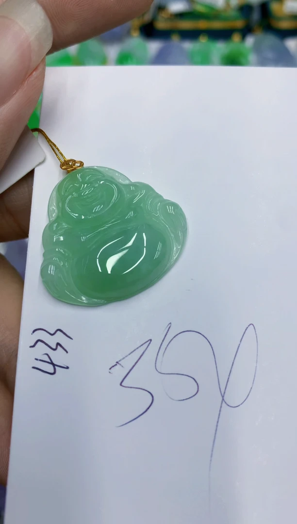 翡翠18K金镶嵌颈饰1111111111
