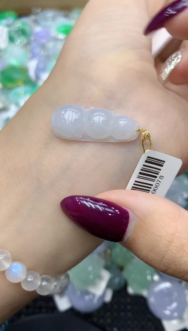 翡翠18K金镶嵌颈饰111111111111