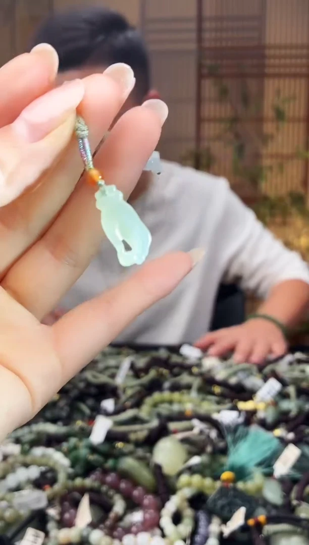 颈饰未镶嵌和田玉多样性发货，拍一发一