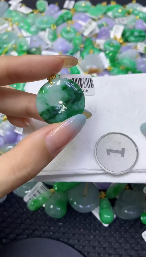 颈饰未镶嵌翡翠天然缅甸翡翠A货