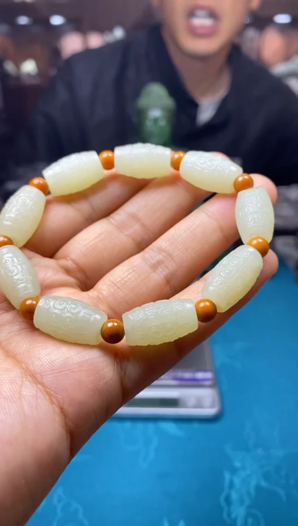 和田玉未镶嵌颈饰1