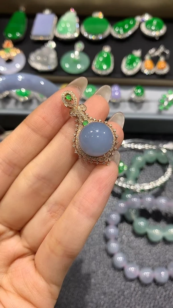 【闪购商品】翡翠吊坠(不含链)18K金镶嵌1团购