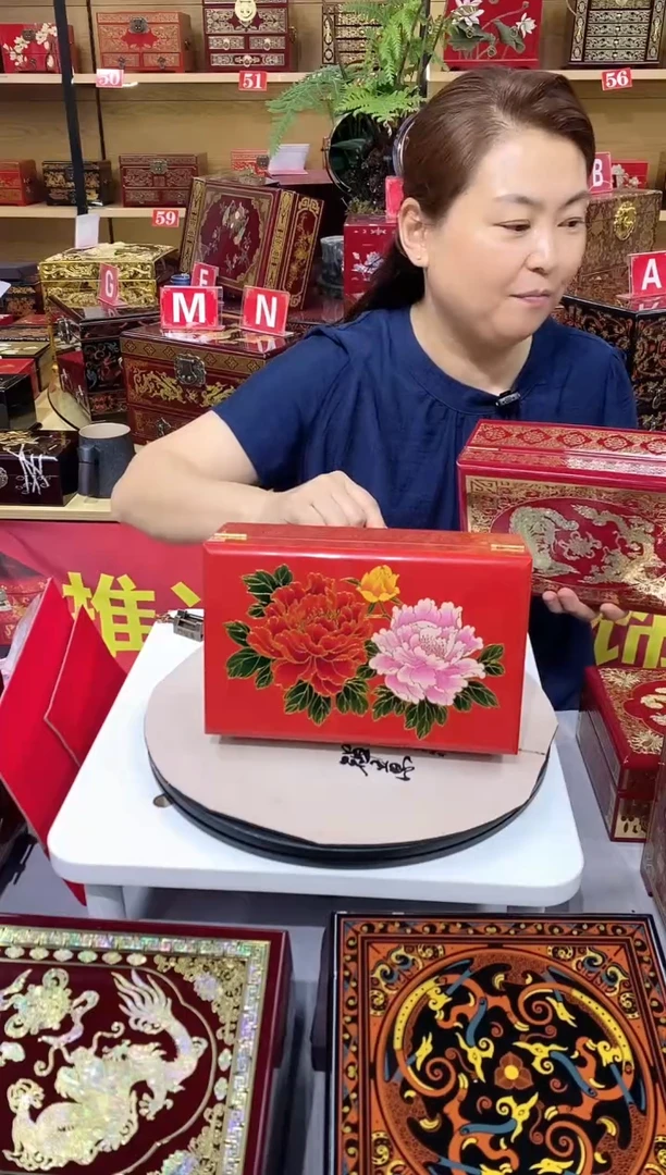 L****023红底手推漆彩绘牡丹