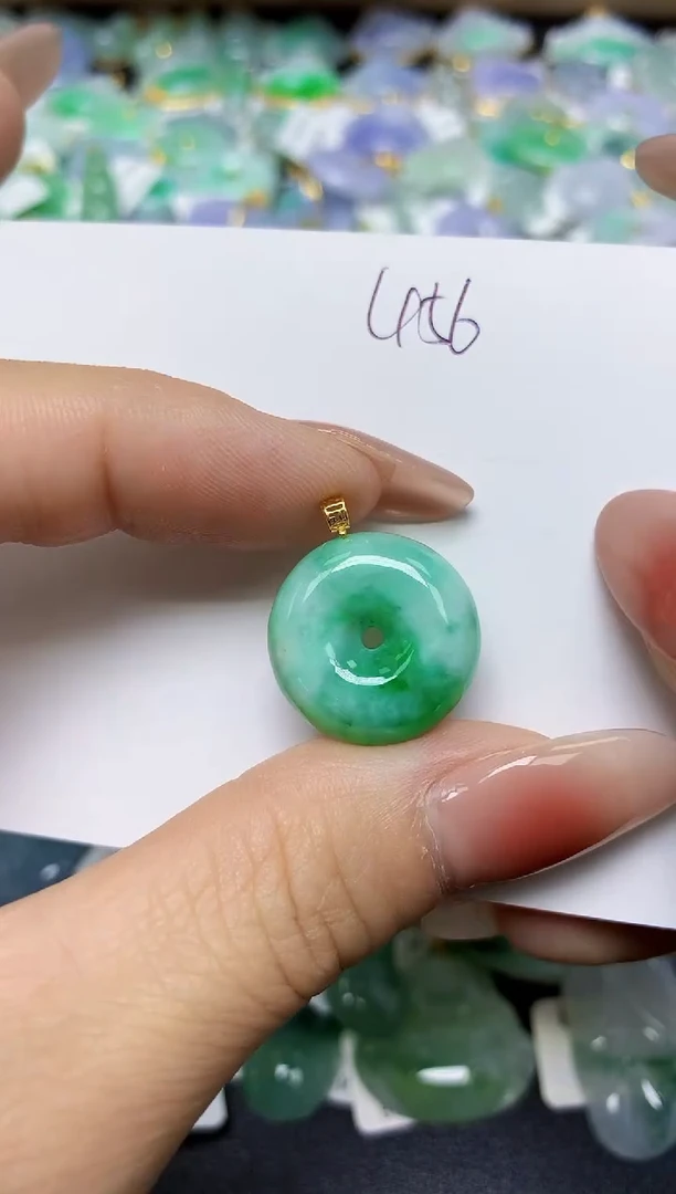 翡翠未镶嵌颈饰 天然缅甸翡翠A货