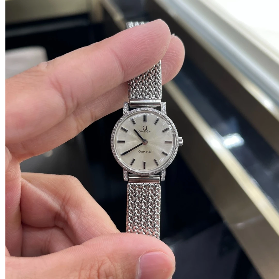 95新 Omega/欧米茄  手动机械后钻23mm/公价32999/wh9504