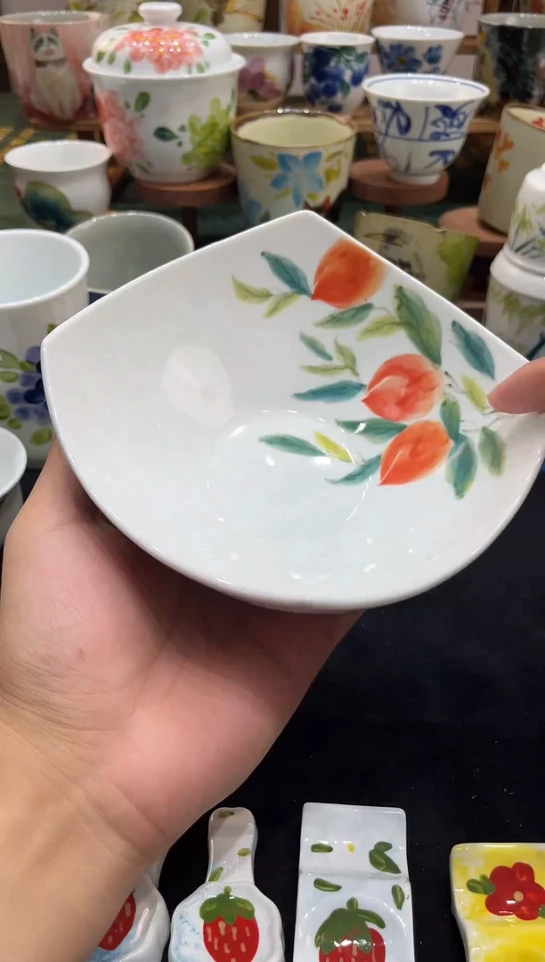 摆件景德镇高温釉下手工手绘毛桃睡袋碗