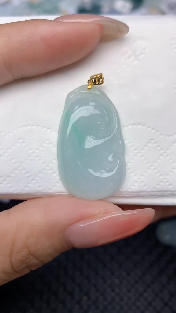 翡翠18K金镶嵌颈饰 天然翡翠a货