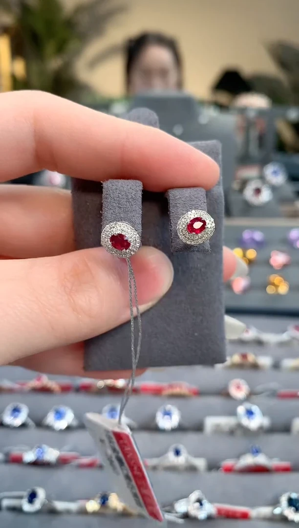 【闪购商品】红宝石耳饰18K金镶嵌红宝石