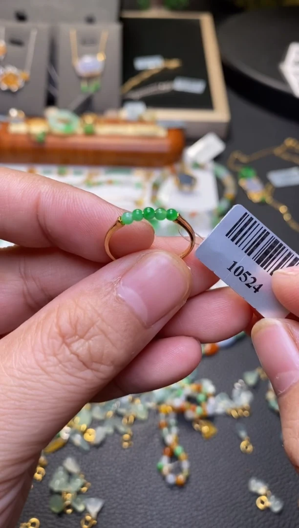 翡翠18K金镶嵌颈饰净货10524