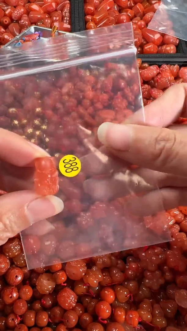 【闪购商品】南红玛瑙颈饰未镶嵌1