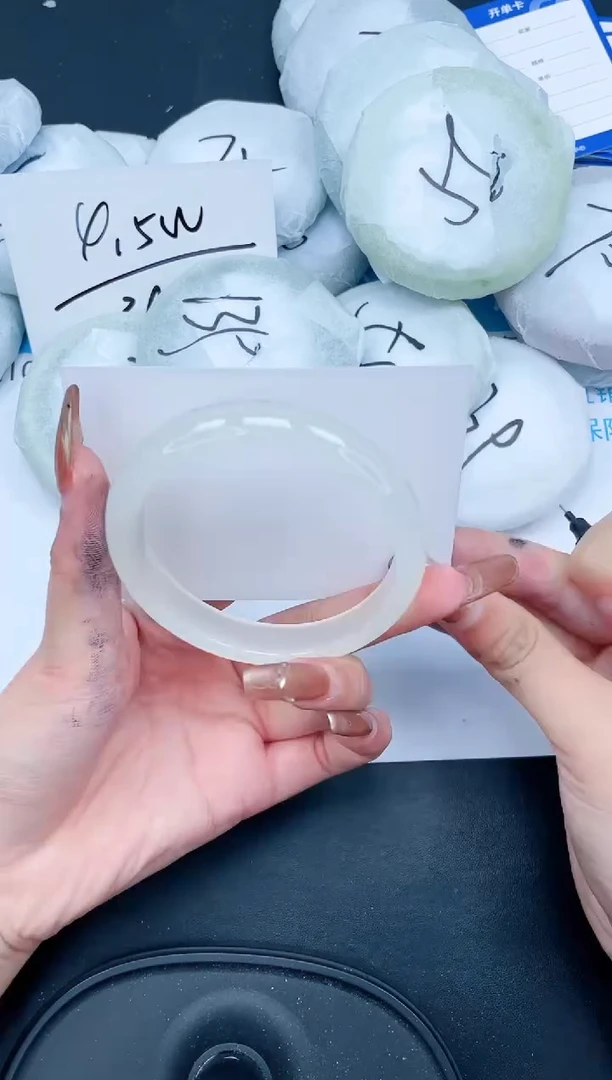 【闪购商品】石英质玉手镯未镶嵌469-56