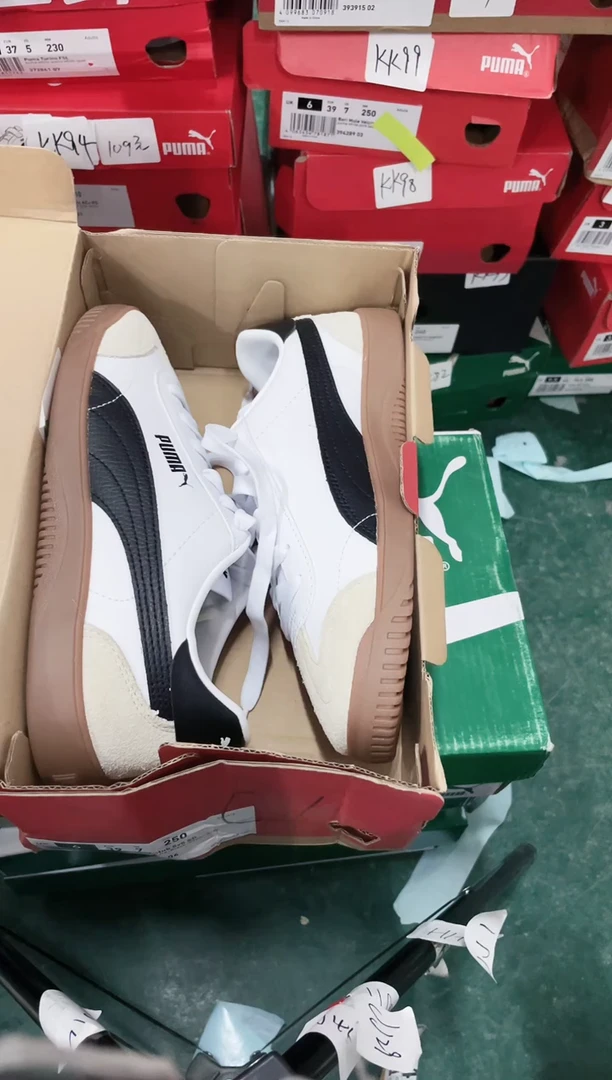 彪马时尚休闲运动鞋39M  FF60