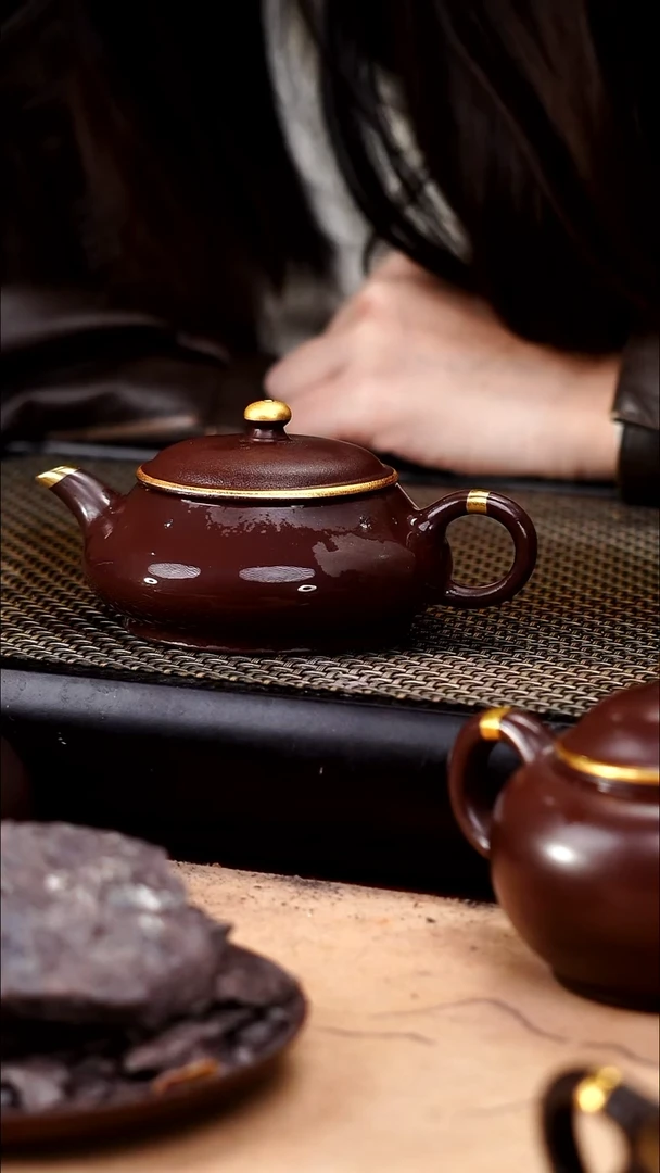 茶壶紫砂四号井茄皮紫泥描金薄胎明炉150cc