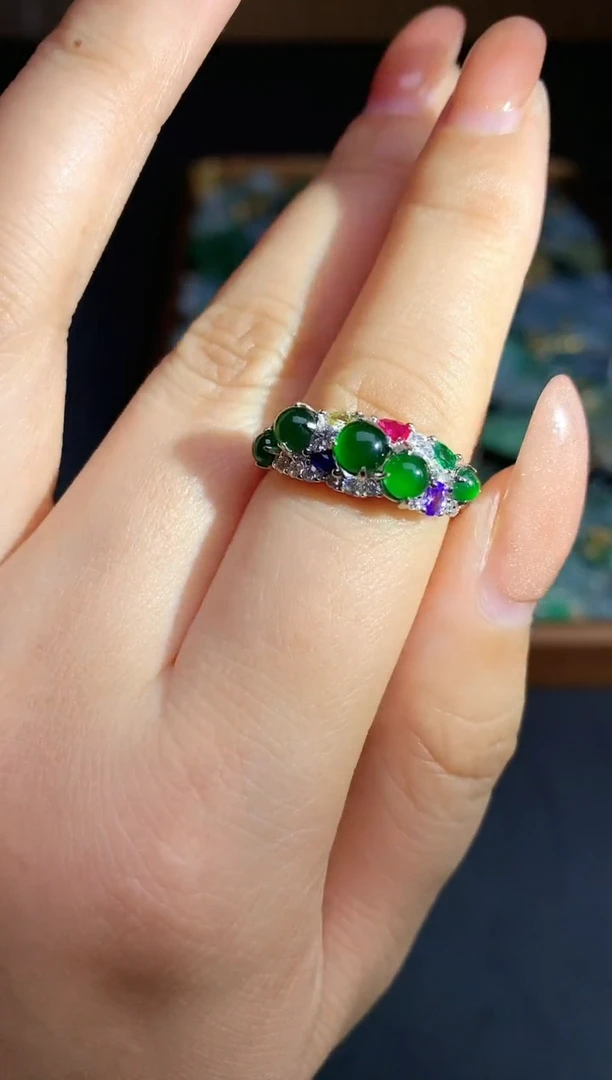 颈饰银S925镶嵌翡翠2025120101