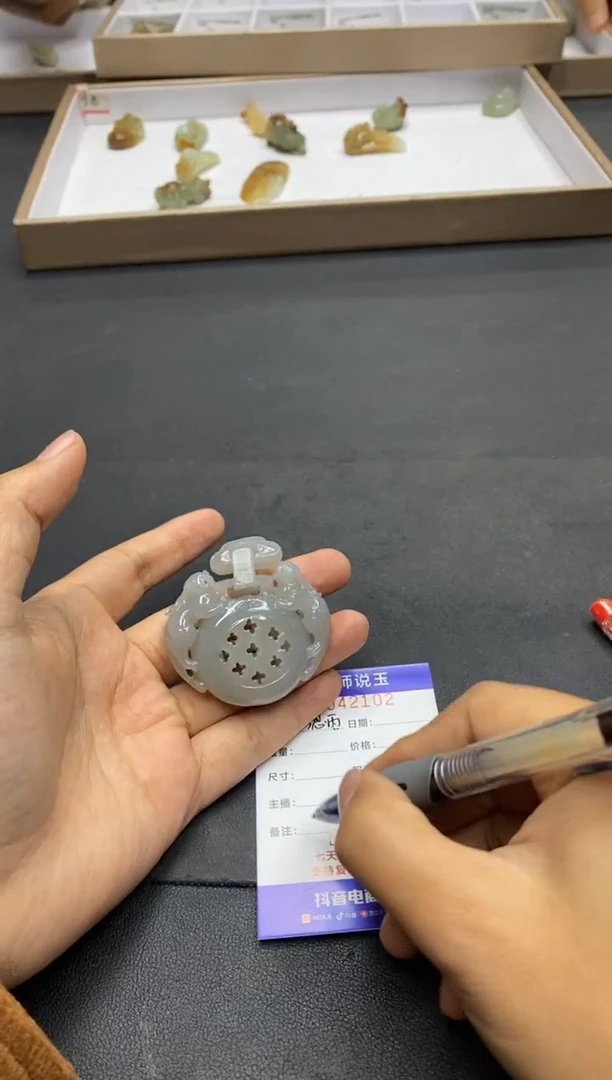 【闪购商品】定制和田玉颈饰未镶嵌/2888/一件