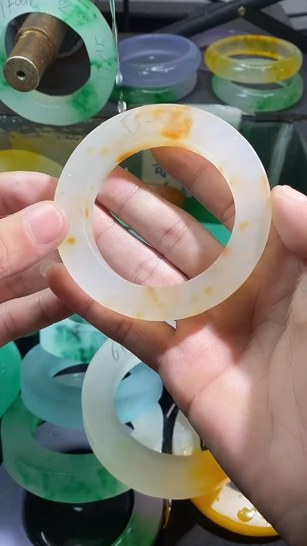 玉小**@非洲老料百搭手镯