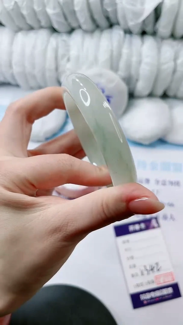 【闪购商品】石英质玉手镯未镶嵌多样性发货V342