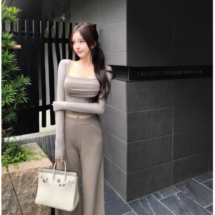 CHICYOU【韩模曲线】带胸垫内搭修身套头打底衫洋气长袖T恤