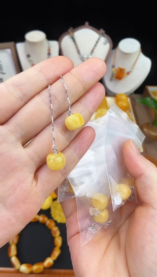 琥珀未镶嵌珠宝奇石多样性发其一