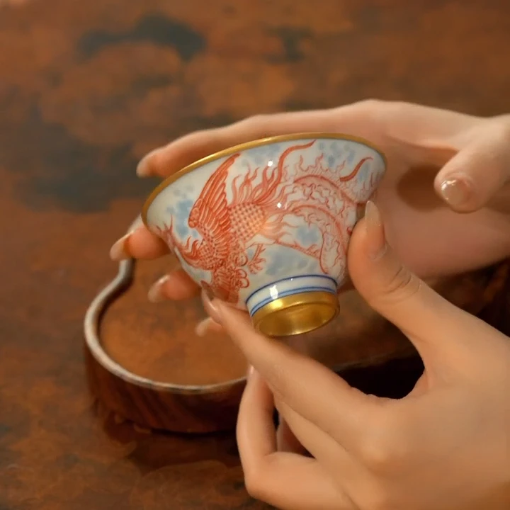 青花釉里红内雕刻凤纹金杯LQ5325