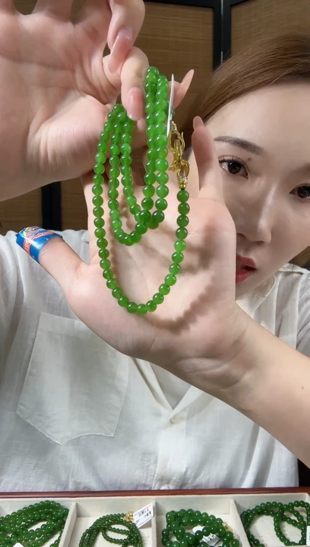 颈饰未镶嵌和田玉（碧玉）6冰阳绿无矿毛衣链