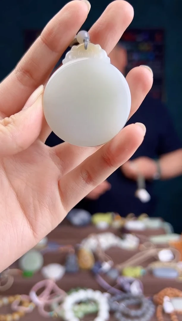 和田玉未镶嵌颈饰多样性发货   拍一单发2个