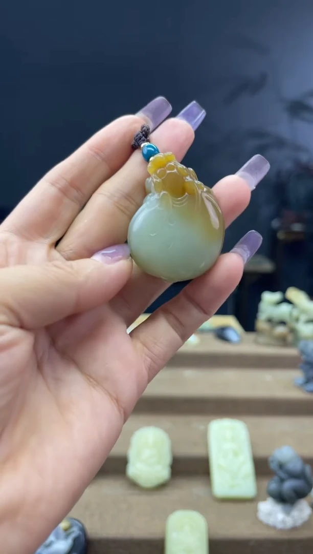 颈饰未镶嵌和田玉1