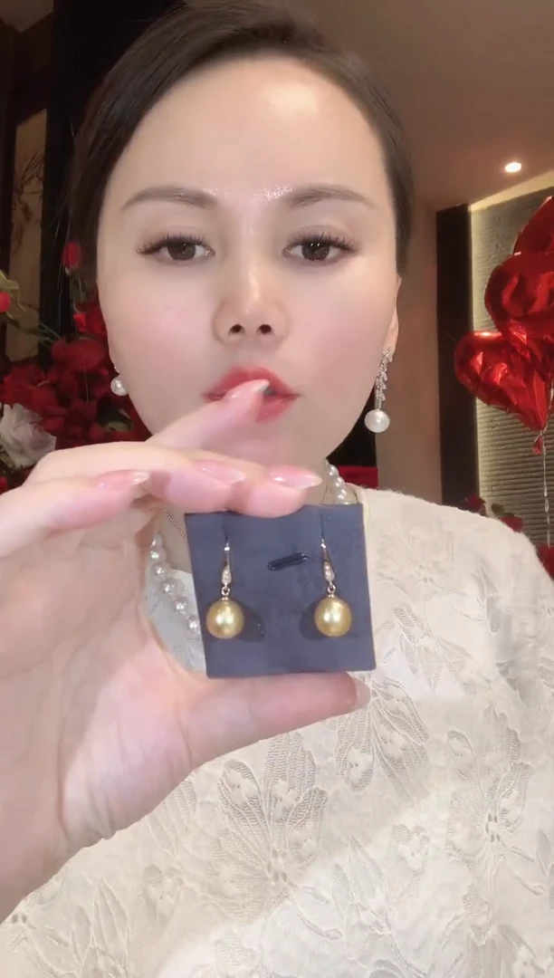 18K金镶嵌耳饰海水珍珠D75