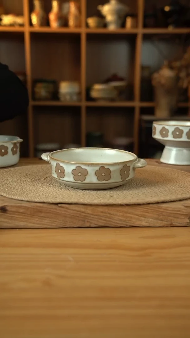 白色雕刻小花花系列的6英寸双耳小盘1个