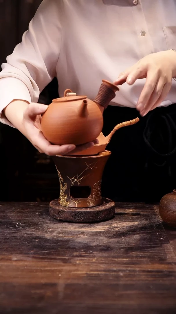 红泥龙蛋