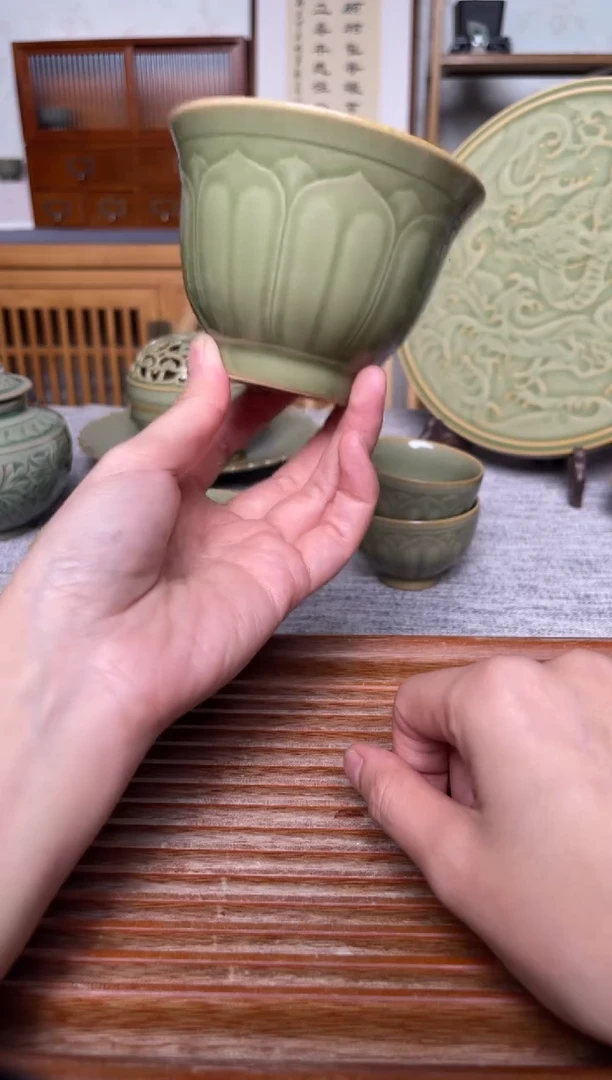 瓷器耀州窑莲瓣纹主人杯  微瑕