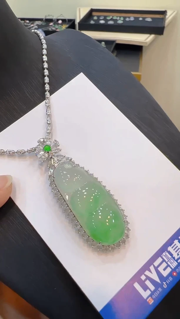 翡翠18K金镶嵌吊坠(不含链)多样性团购发一件（不含链）