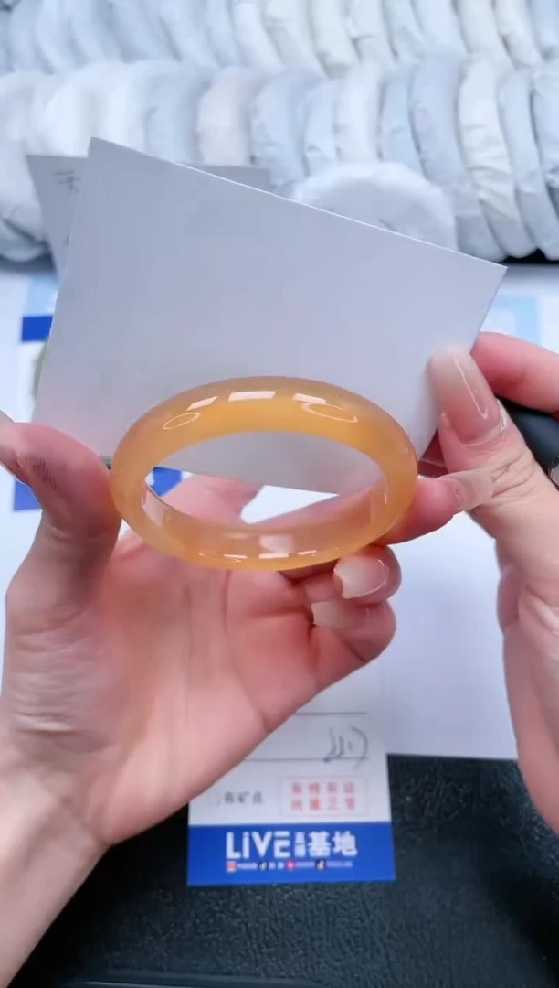 【闪购商品】石英质玉手镯未镶嵌T130-62.7