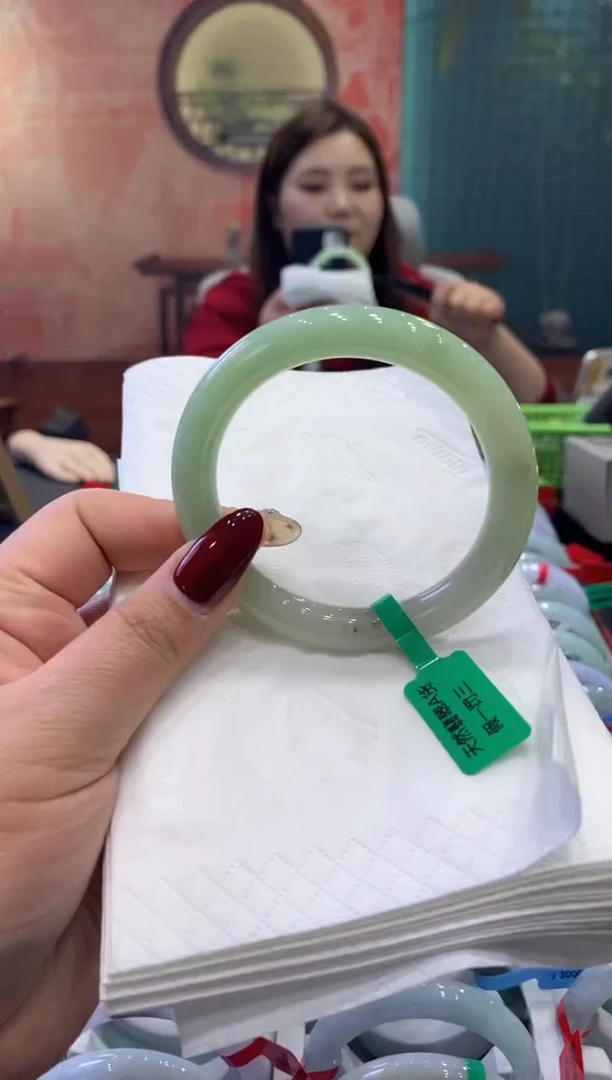 【闪购商品】翡翠手镯未镶嵌多人000132