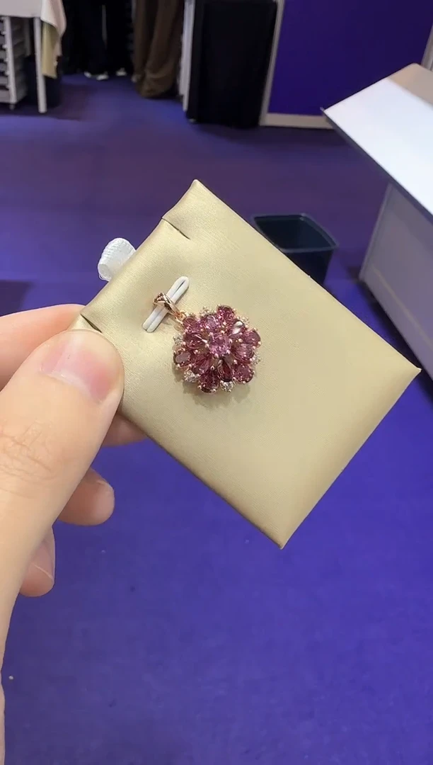 【闪购商品】石榴石颈饰银S925镶嵌设计款