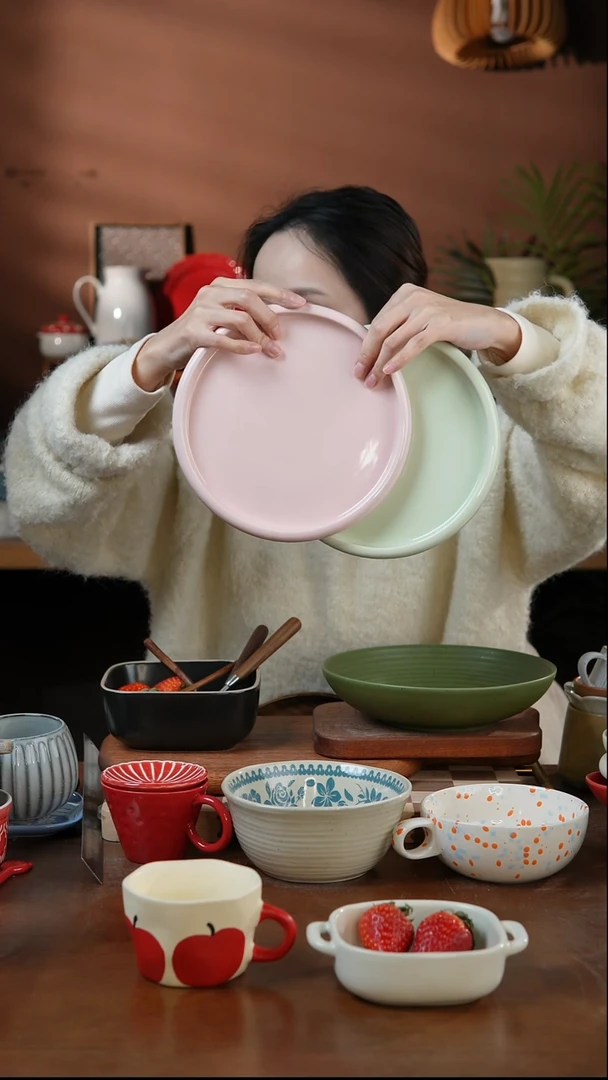 瓷片2个装粉绿色盘子 微瑕 凑满20发货