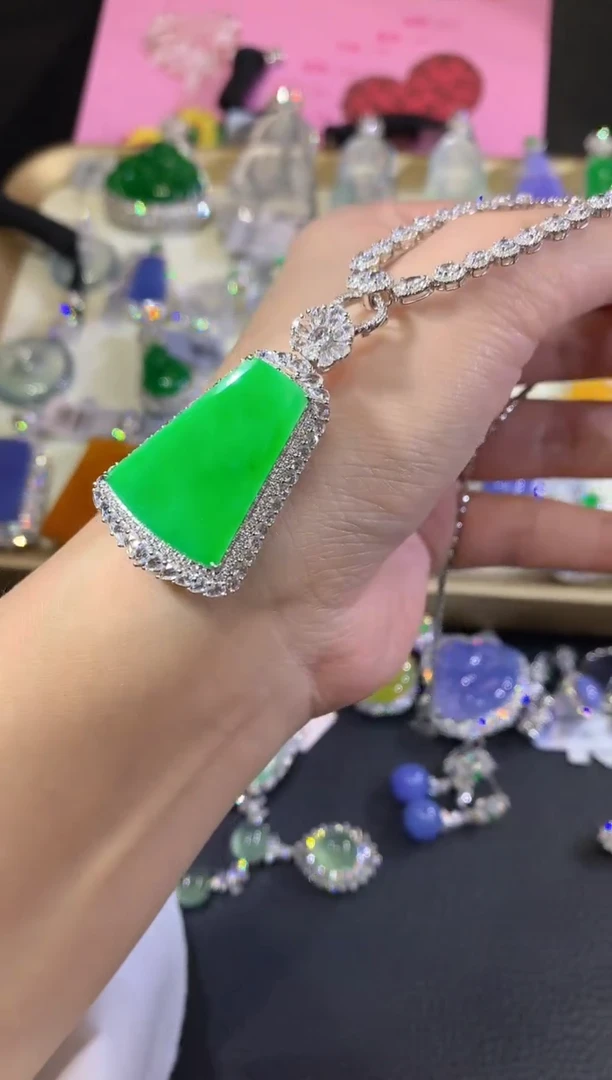 翡翠18K金镶嵌吊坠(不含链)175-无事牌（不含链与扣头