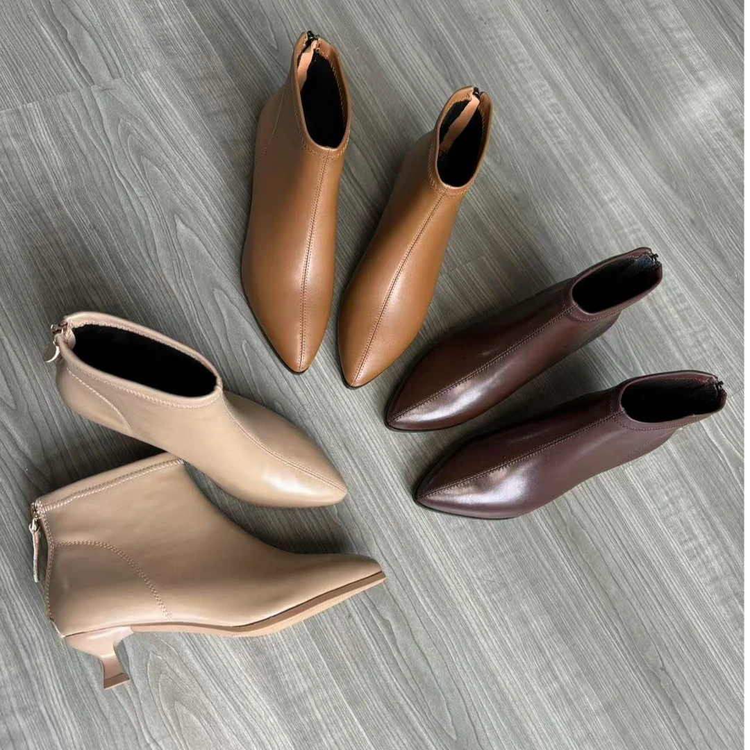 时尚百搭尖头细跟小短靴2216-3