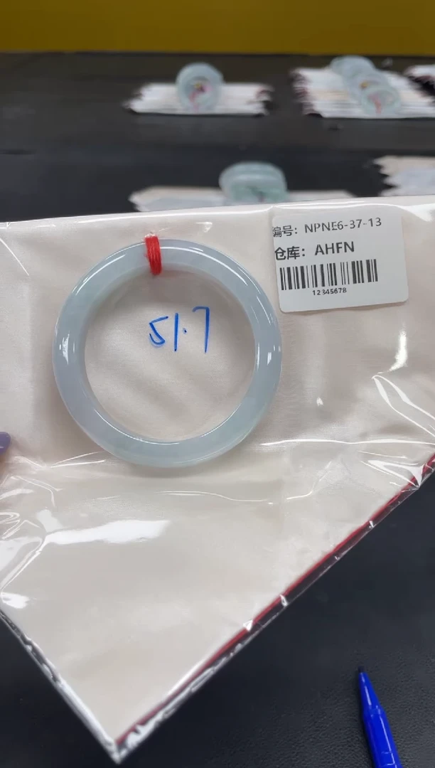 未镶嵌手镯翡翠翡翠手镯