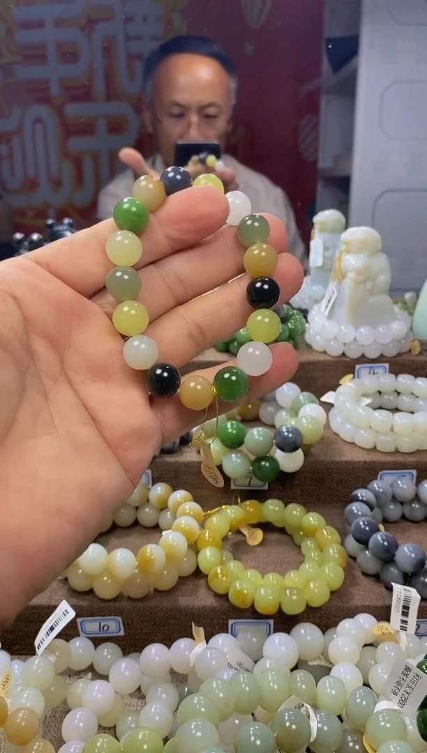 未镶嵌手链和田玉1