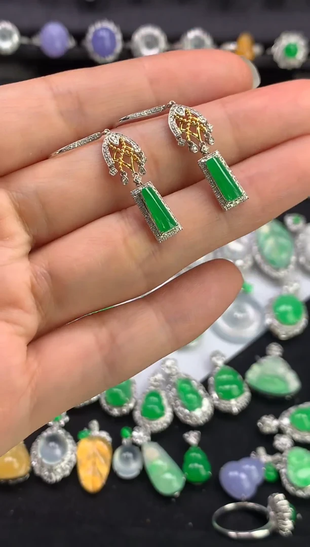 18K金镶嵌翡翠耳饰1