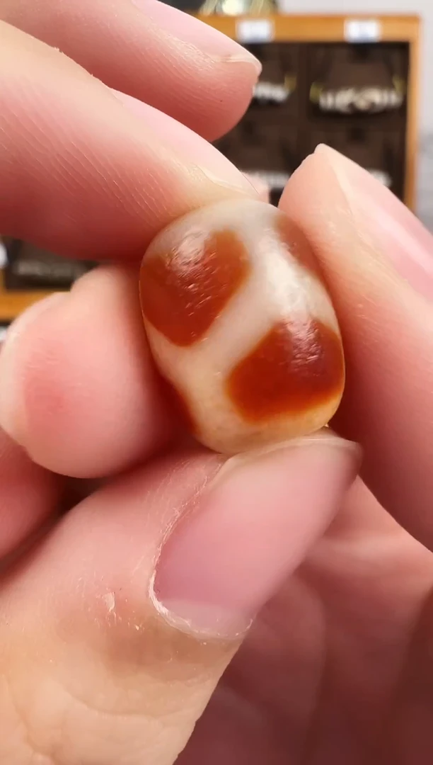 玛瑙/玉髓（覆膜）颈饰未镶嵌98.（微瑕）
