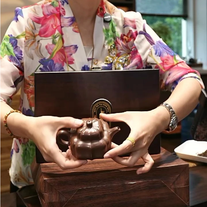 慕子-文化——《宫廷普洱熟茶礼盒装》+紫泥筋纹器