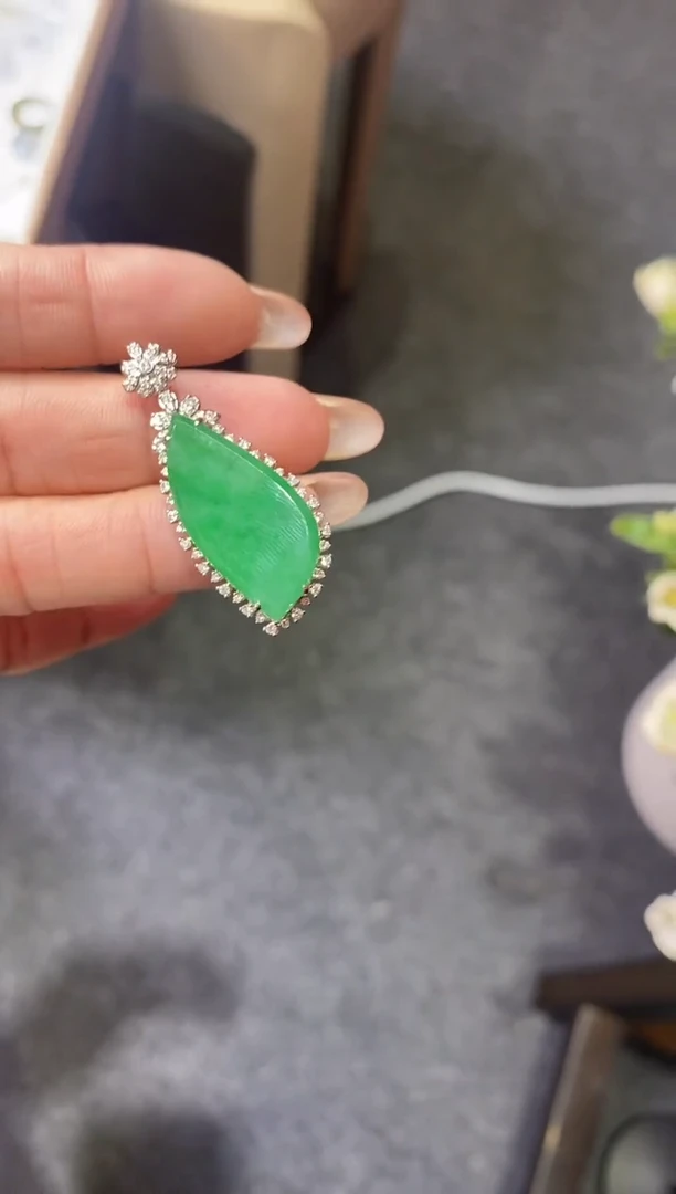 翡翠18K金镶嵌吊坠(不含链)无事牌