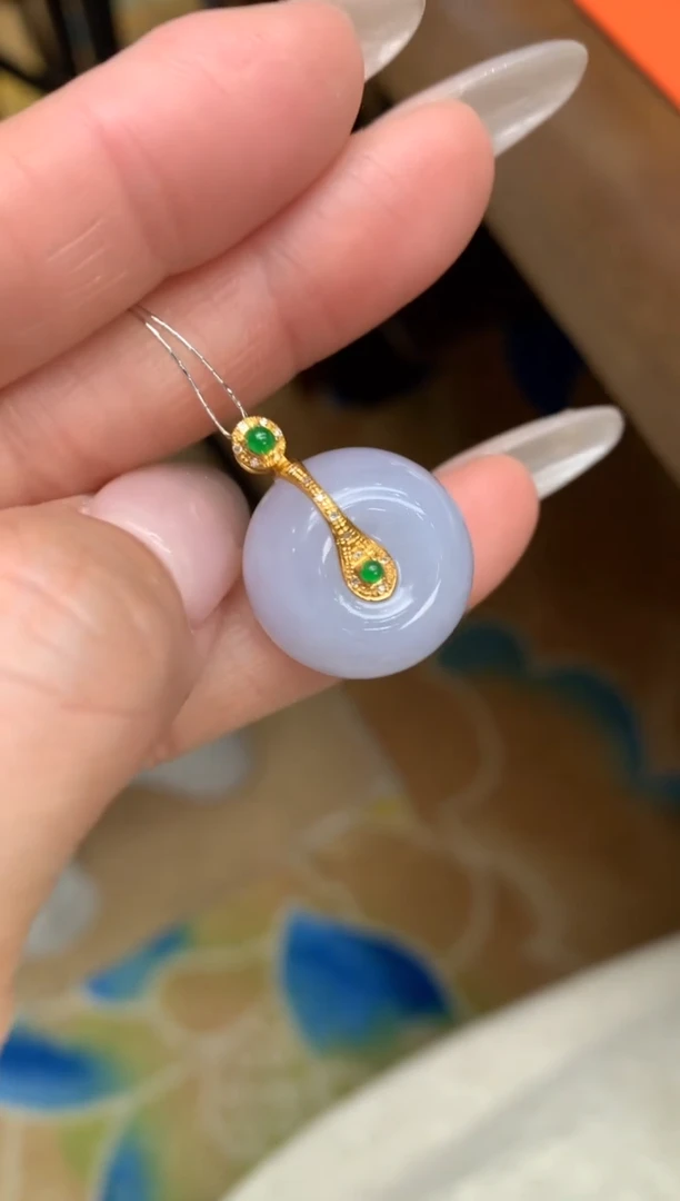 【闪购商品】翡翠颈饰18K金镶嵌平安扣