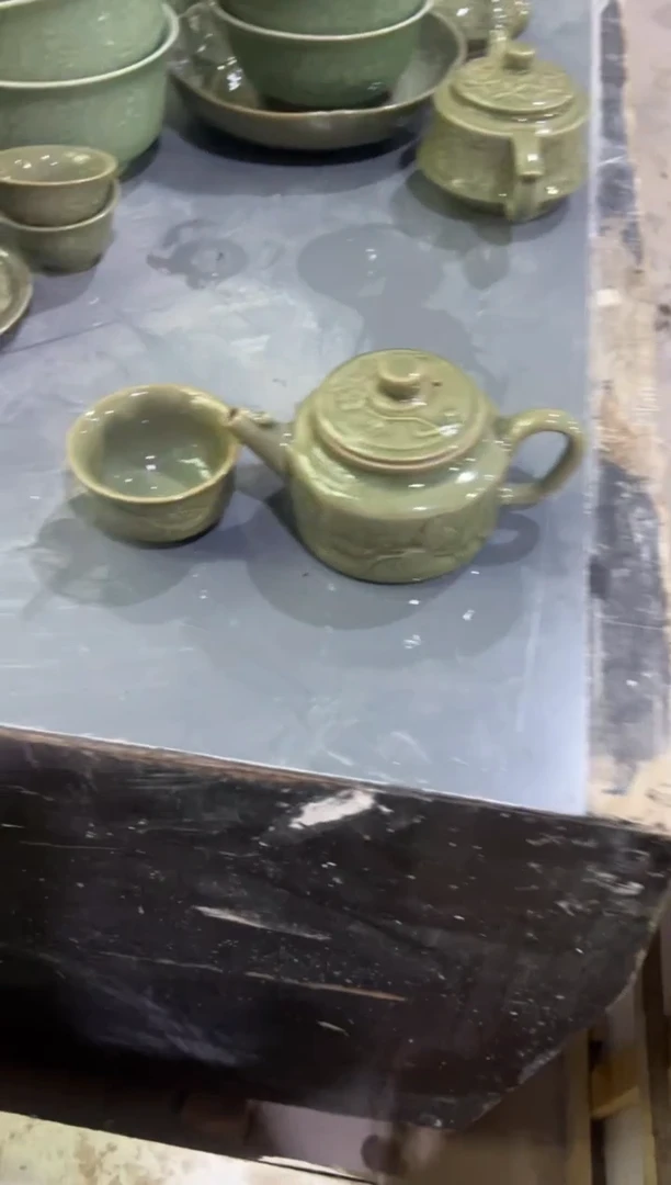 耀州窑喜上眉梢壶+喜上眉梢杯