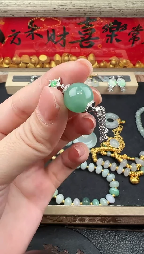 吊坠(不含链)18K金镶嵌翡翠勿拍