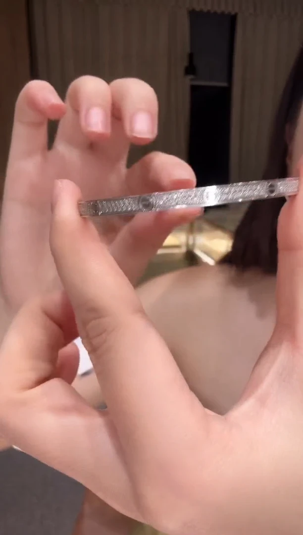 铂Pt950镶嵌手镯钻石满天星