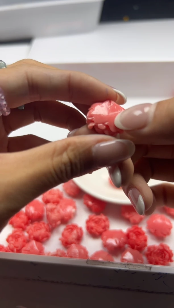 未镶嵌拼合珍珠（马贝珠）颈饰x980女*王贝牡丹花*3个